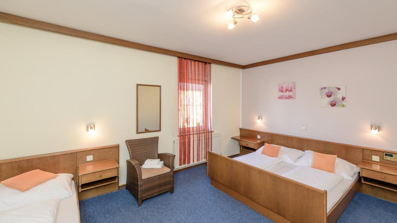 Gasthof Stoeckler Hotel Enns Exterior photo